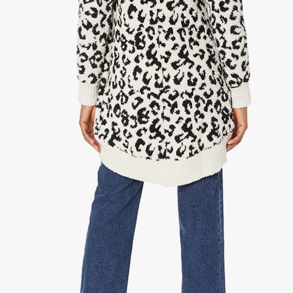 UGG Cardigan NWOT - Picture 2 of 4